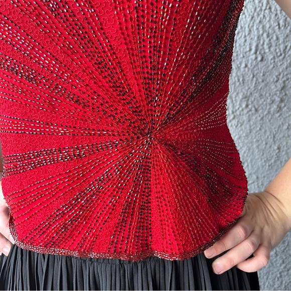 Papell Boutique Evening Red Firework 100% Silk Beaded Top Size Large - Picture 3 of 6